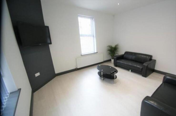4 bed Mid Terraced House for rent in Leeds. From Provision Properties - Leeds 4 bed Mid Terraced House for rent in Leeds. From Provision Properties - Leeds