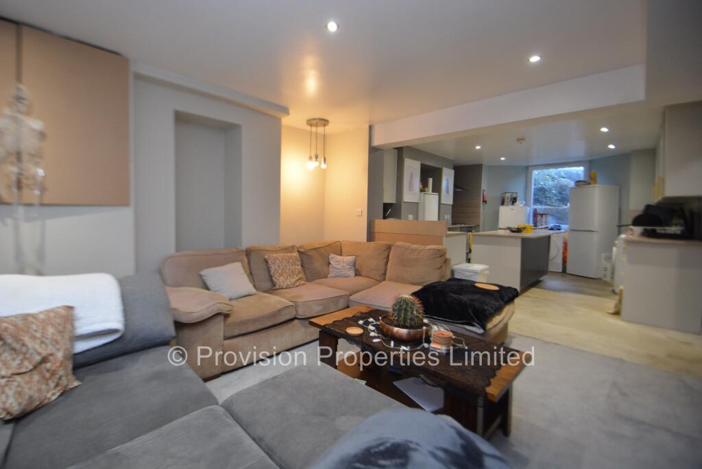 6 bed Mid Terraced House for rent in Leeds. From Provision Properties - Leeds 6 bed Mid Terraced House for rent in Leeds. From Provision Properties - Leeds