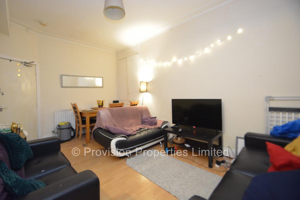 5 bed Mid Terraced House for rent in Leeds. From Provision Properties - Leeds 5 bed Mid Terraced House for rent in Leeds. From Provision Properties - Leeds