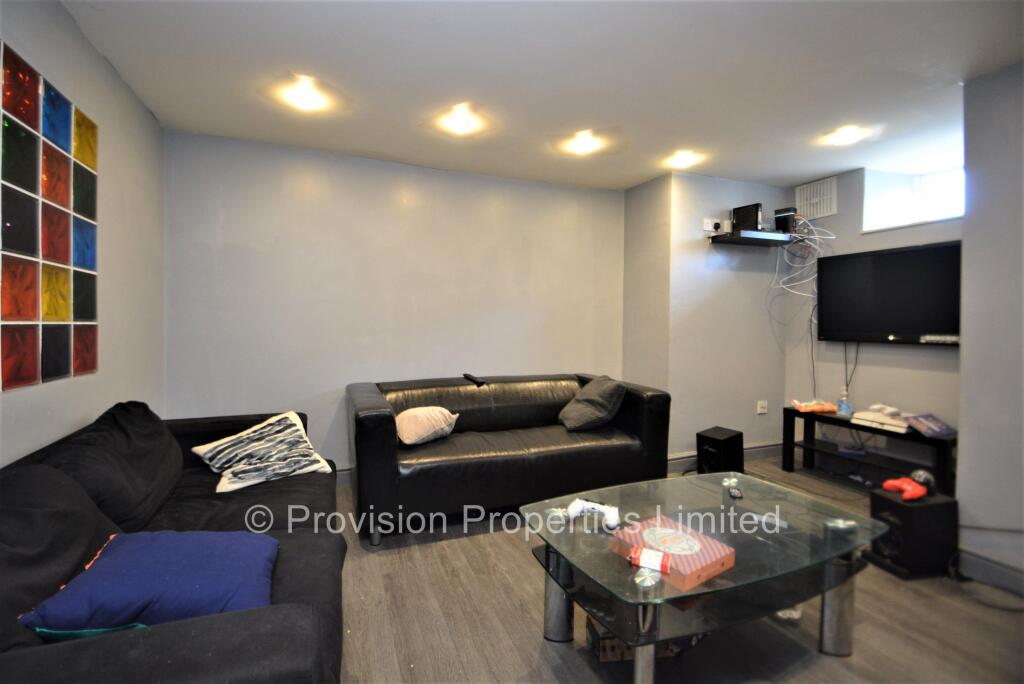 8 bed Mid Terraced House for rent in Leeds. From Provision Properties - Leeds 8 bed Mid Terraced House for rent in Leeds. From Provision Properties - Leeds