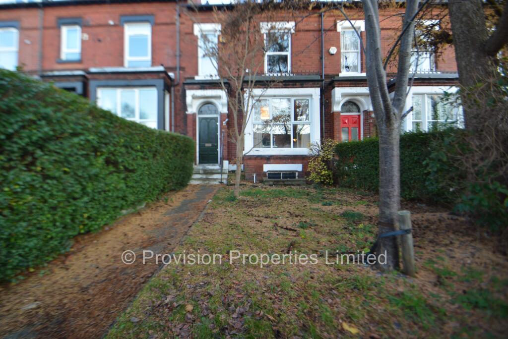 6 bed Mid Terraced House for rent in Leeds. From Provision Properties - Leeds