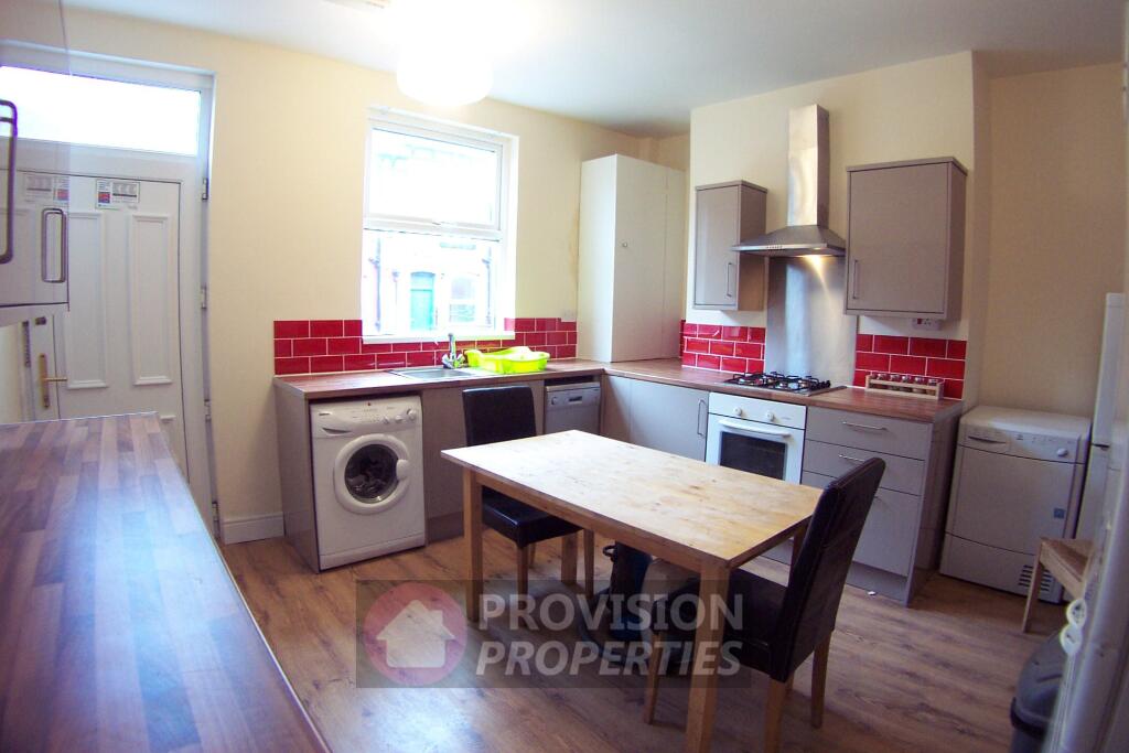 6 bed Mid Terraced House for rent in Leeds. From Provision Properties - Leeds 6 bed Mid Terraced House for rent in Leeds. From Provision Properties - Leeds