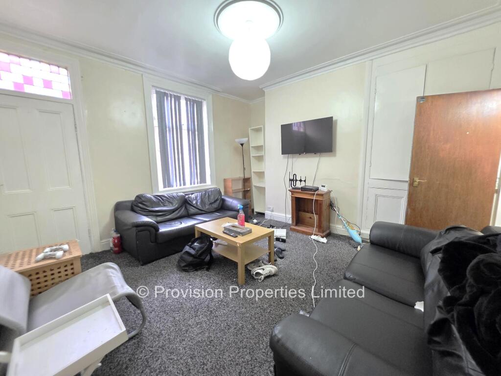 6 bed Mid Terraced House for rent in Leeds. From Provision Properties - Leeds 6 bed Mid Terraced House for rent in Leeds. From Provision Properties - Leeds