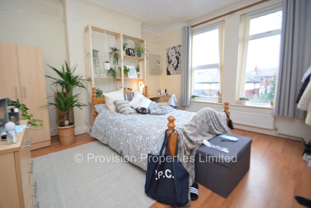 8 bed Mid Terraced House for rent in Leeds. From Provision Properties - Leeds 8 bed Mid Terraced House for rent in Leeds. From Provision Properties - Leeds