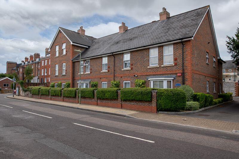 2 bed 1st Floor Flat for rent in Winchester. From Purdie & Swan Lettings - Winchester