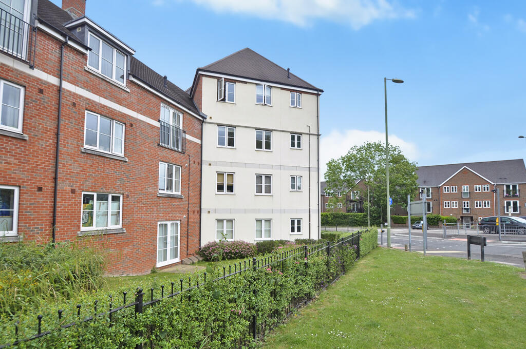 2 bed Apartment for rent in Hedge End. From Pure Estate Agents - West End 2 bed Apartment for rent in Hedge End. From Pure Estate Agents - West End