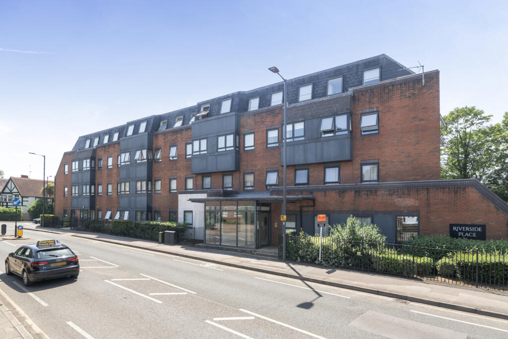 2 bed Apartment for rent in Pinner. From Rawlinson Gold - Pinner