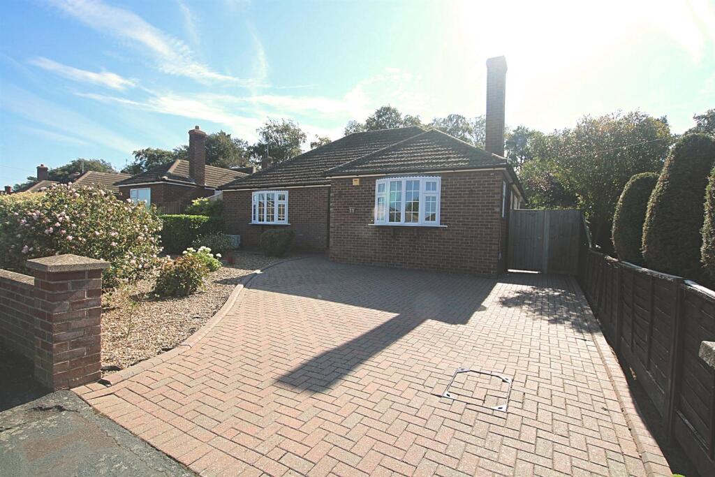 2 bed Detached bungalow for rent in Newmarket. From Readwin Barclay - Red Lodge