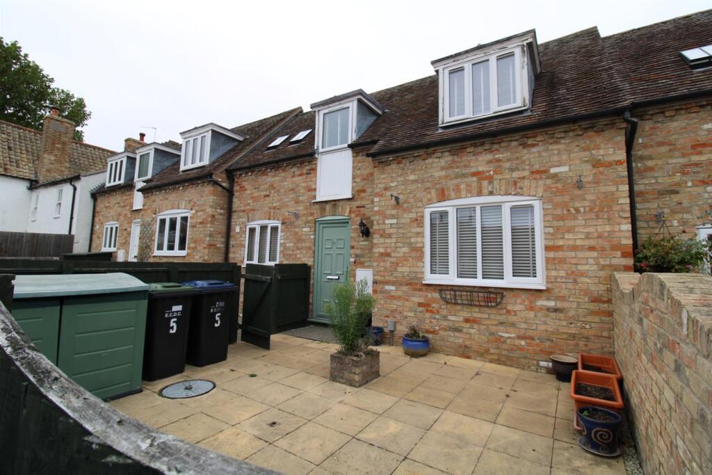 2 bed Cottage for rent in Ely. From Readwin Barclay - Red Lodge