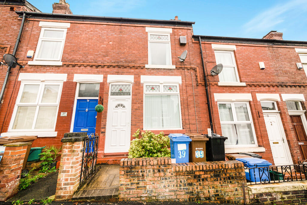2 bed Mid Terraced House for rent in Stockport. From Reeds Rains - Cheadle