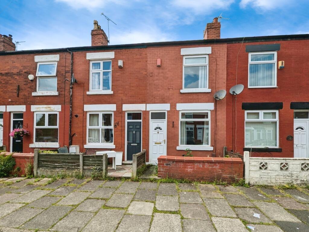 2 bed Mid Terraced House for rent in Stockport. From Reeds Rains - Didsbury