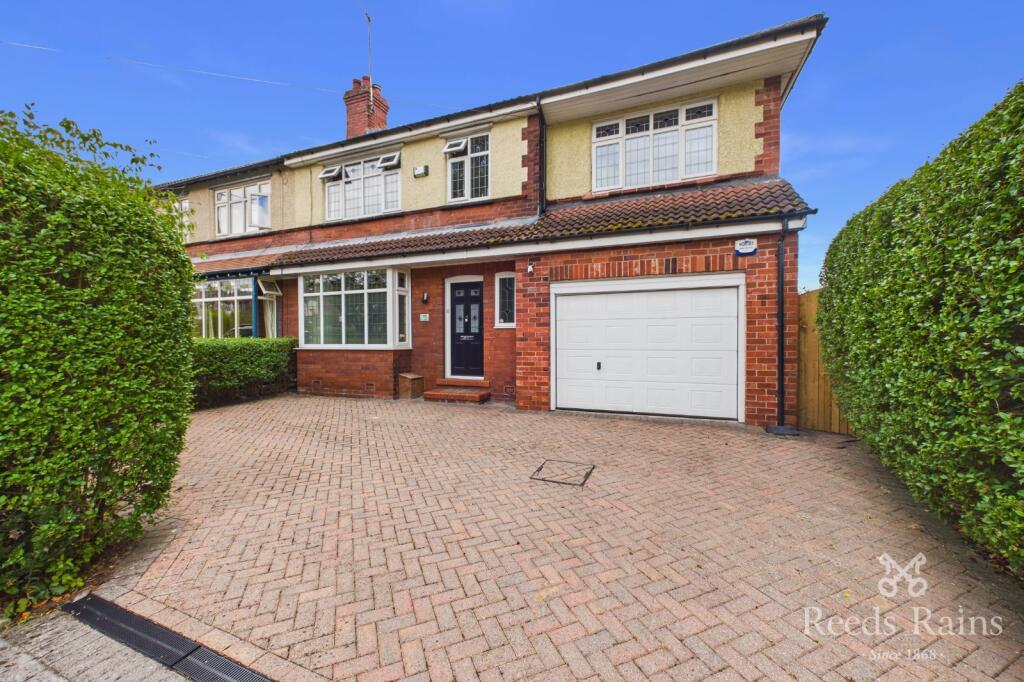 5 bed Semi Detached for rent in Compstall. From Reeds Rains - Hazel Grove