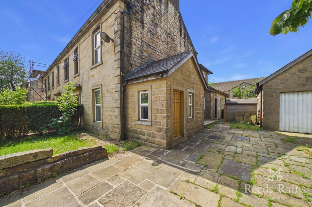 3 bed End of Terrace for rent in Mottram in Longdendale. From Reeds Rains - Hyde 3 bed End of Terrace for rent in Mottram in Longdendale. From Reeds Rains - Hyde