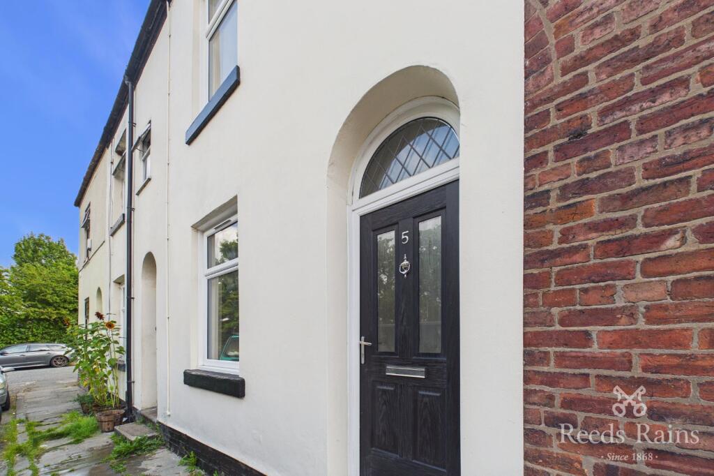 3 bed Mid Terraced House for rent in Denton. From Reeds Rains - Hyde