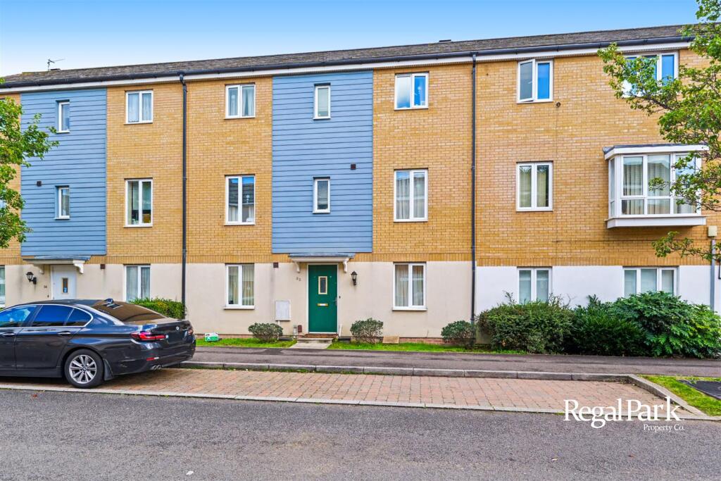 4 bed Town House for rent in Peterborough. From Regal Park - Peterborough 4 bed Town House for rent in Peterborough. From Regal Park - Peterborough