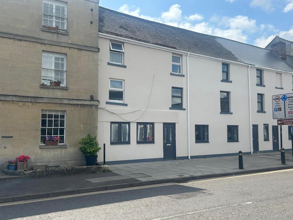 2 bed 1st Floor Flat for rent in Melksham. From Ridgeway Estate Agents - Swindon