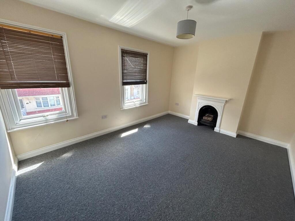 3 bed Mid Terraced House for rent in Swindon. From Ridgeway Estate Agents - Swindon