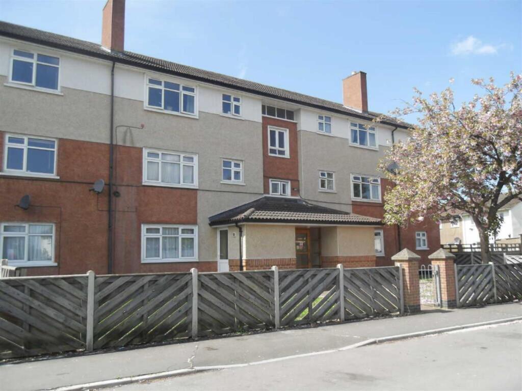 2 bed Apartment for rent in Blunsdon St Andrew. From Ridgeway Estate Agents - Swindon