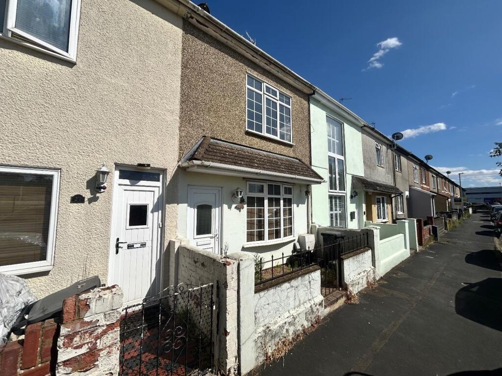 2 bed Mid Terraced House for rent in Swindon. From Ridgeway Estate Agents - Swindon