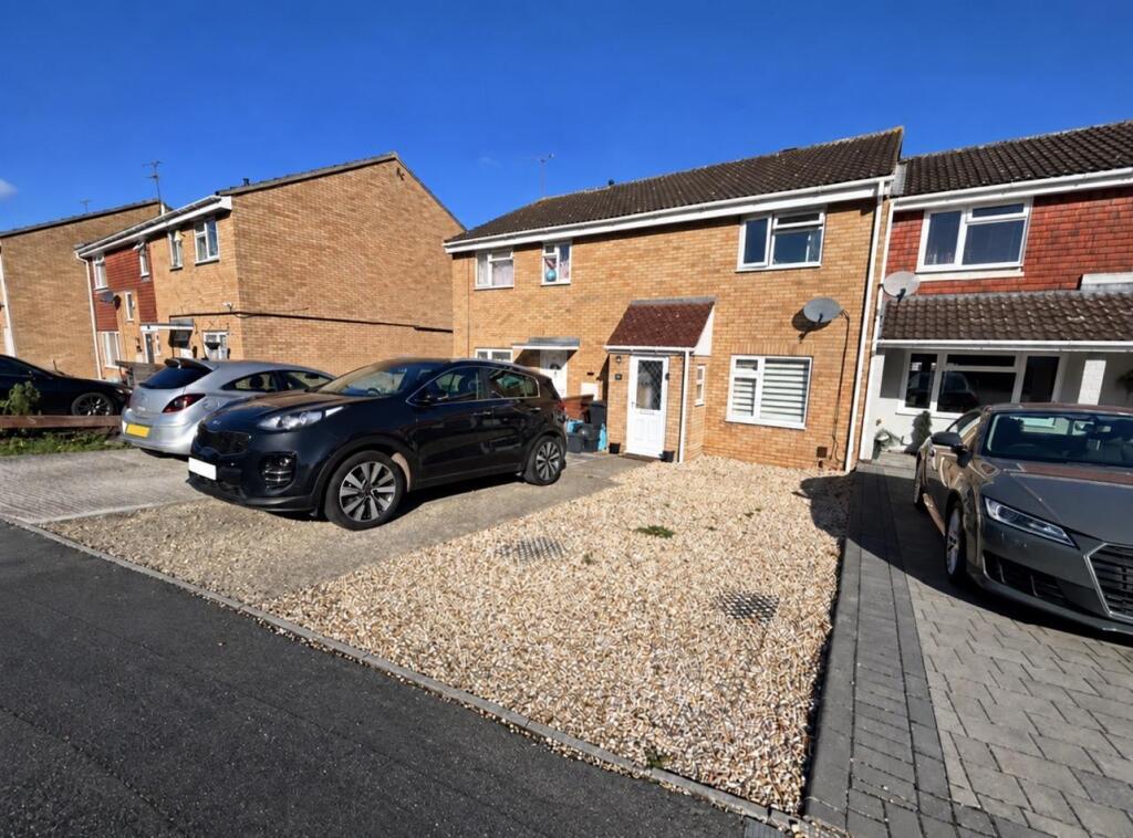 2 bed Mid Terraced House for rent in Swindon. From Ridgeway Estate Agents - Swindon
