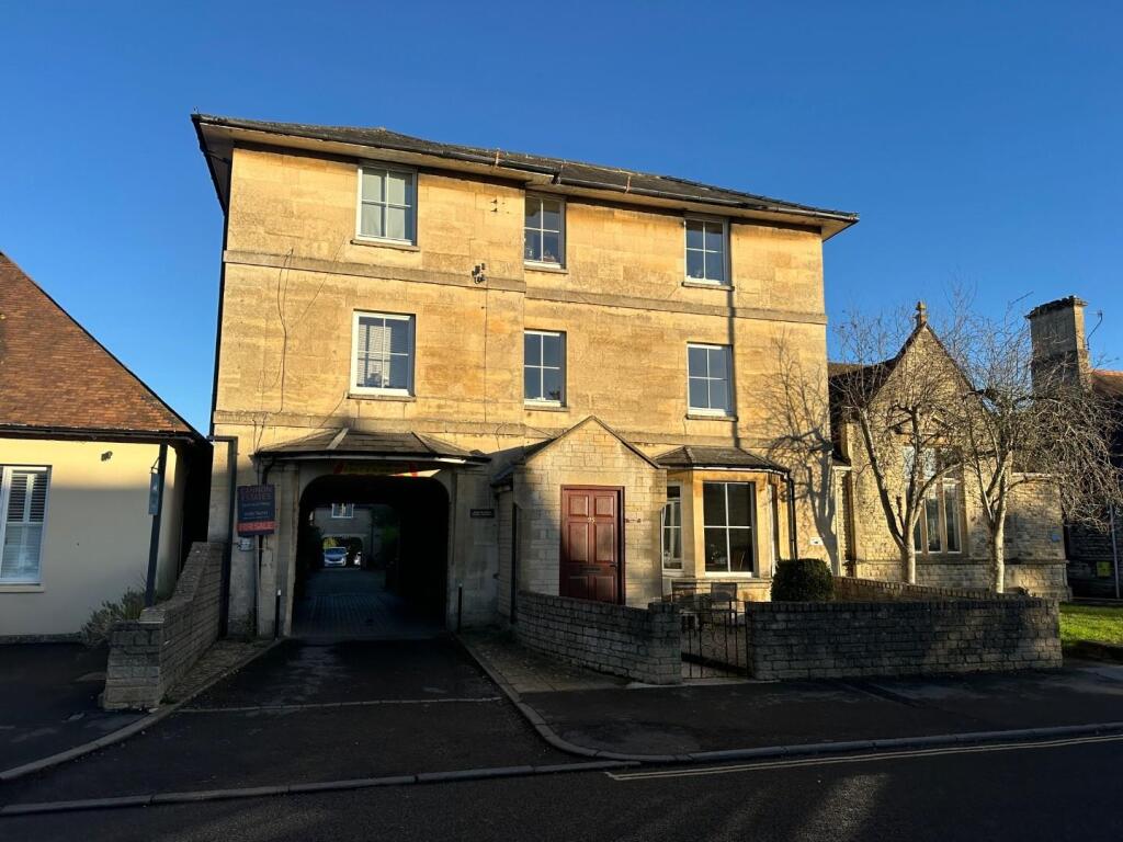 1 bed 1st Floor Flat for rent in Cirencester. From Ridgeway Estate Agents - Swindon