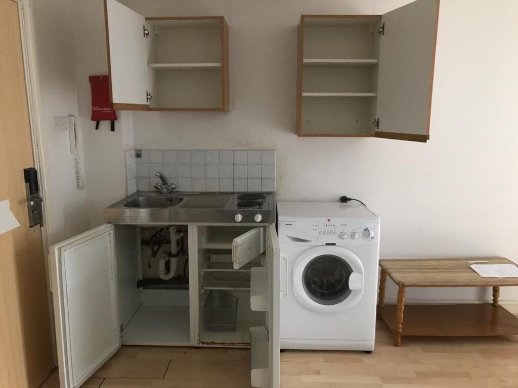 1 bed 1st Floor Flat for rent in Leeds. From Samara Lettings - Leeds