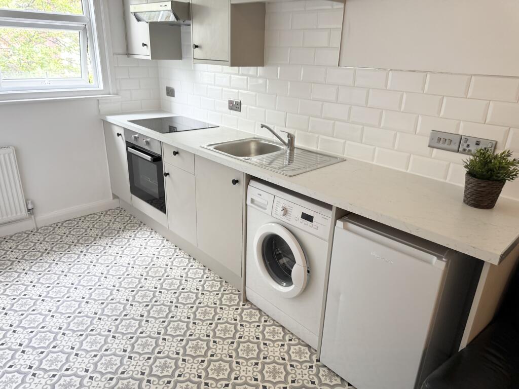 0 bed Studio for rent in Leeds. From Samara Lettings - Leeds