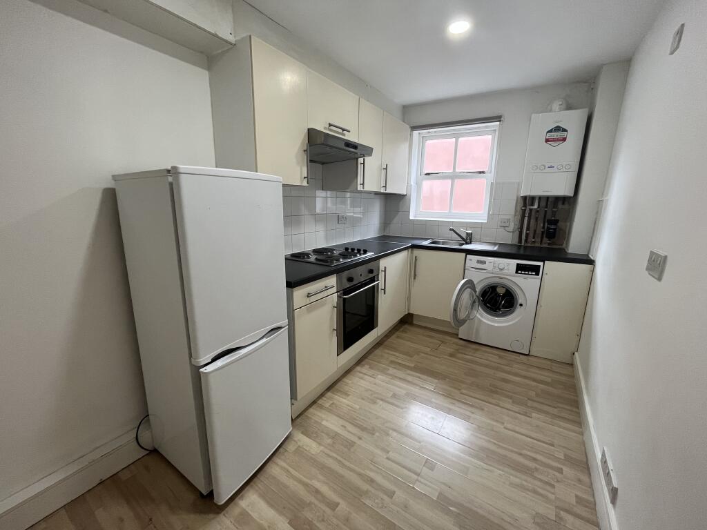 2 bed 1st Floor Flat for rent in Leeds. From Samara Lettings - Leeds