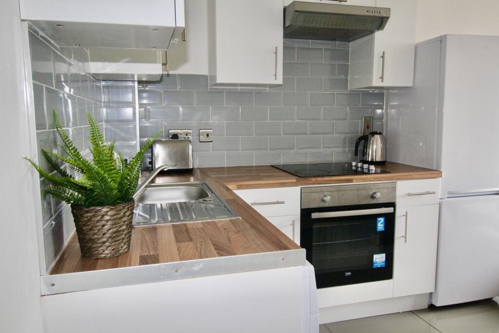 2 bed 1st Floor Flat for rent in Leeds. From Samara Lettings - Leeds