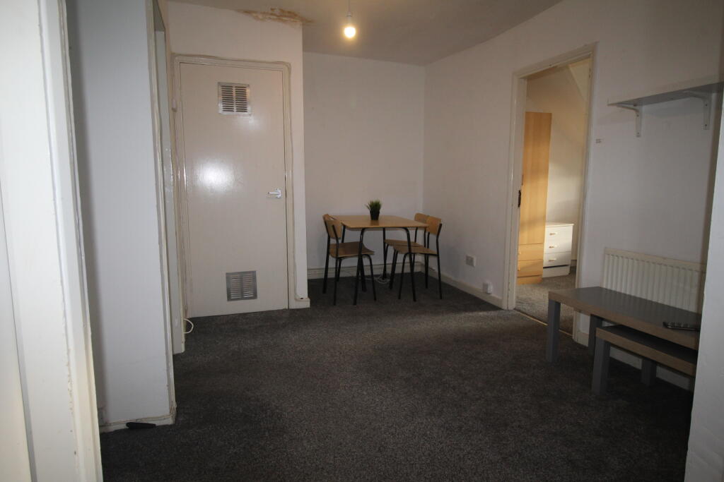 2 bed 1st Floor Flat for rent in Leeds. From Samara Lettings - Leeds