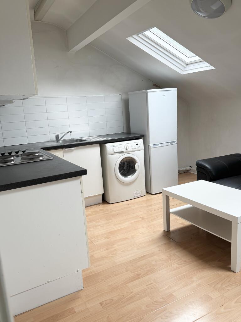 2 bed 1st Floor Flat for rent in Leeds. From Samara Lettings - Leeds