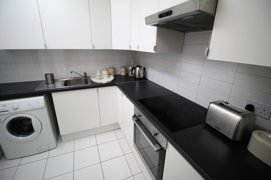 3 bed 1st Floor Flat for rent in Leeds. From Samara Lettings - Leeds