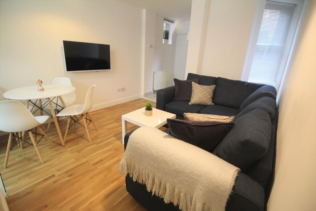 3 bed 1st Floor Flat for rent in Leeds. From Samara Lettings - Leeds