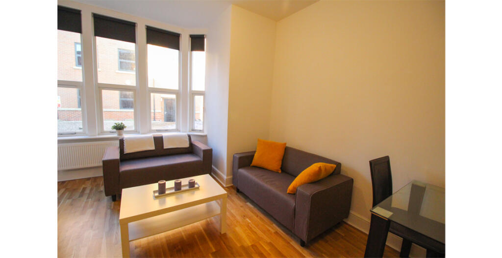 3 bed 1st Floor Flat for rent in . From Samara Lettings - Leeds