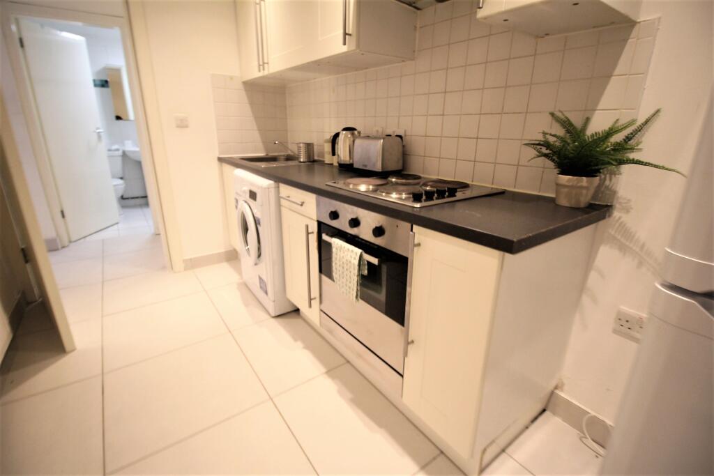 3 bed 1st Floor Flat for rent in Leeds. From Samara Lettings - Leeds