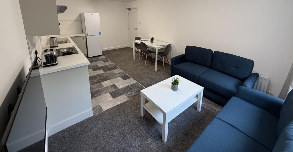 3 bed 1st Floor Flat for rent in Leeds. From Samara Lettings - Leeds