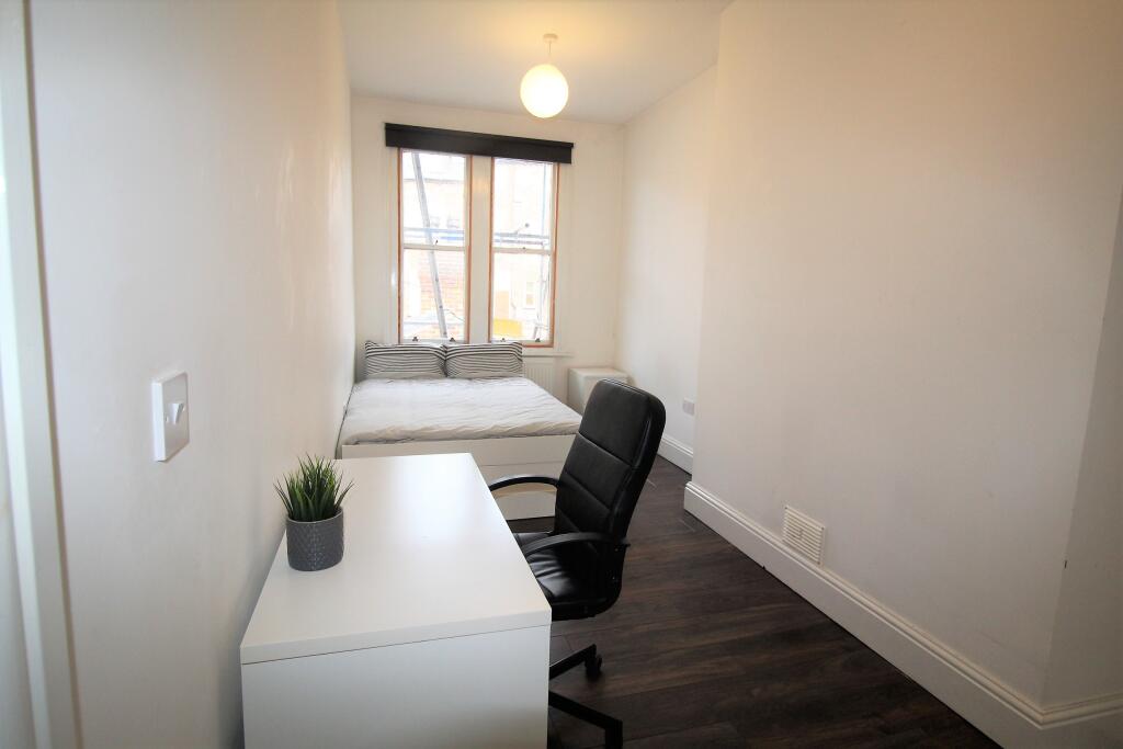 3 bed 1st Floor Flat for rent in Leeds. From Samara Lettings - Leeds