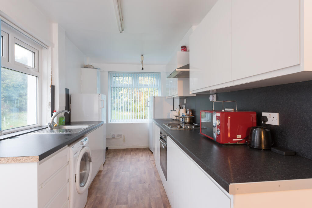 4 bed Detached for rent in Leeds. From Samara Lettings - Leeds