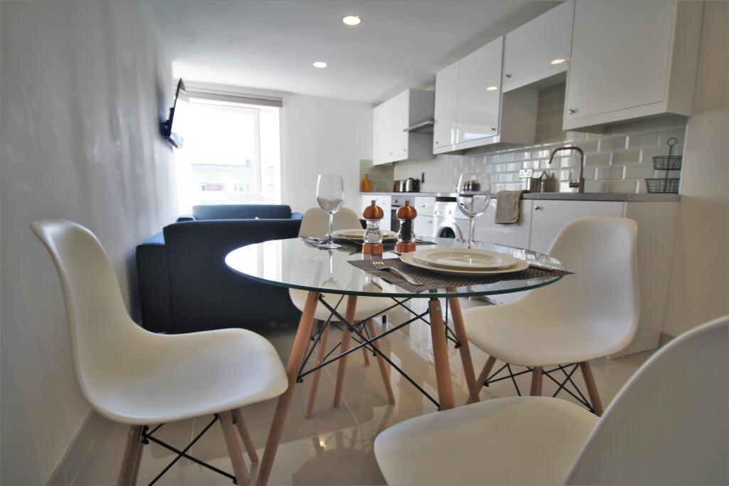 3 bed 1st Floor Flat for rent in Leeds. From Samara Lettings - Leeds