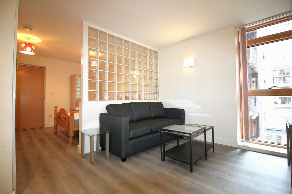 4 bed Studio for rent in Sheffield. From Sheffield City Living - Sheffield 4 bed Studio for rent in Sheffield. From Sheffield City Living - Sheffield