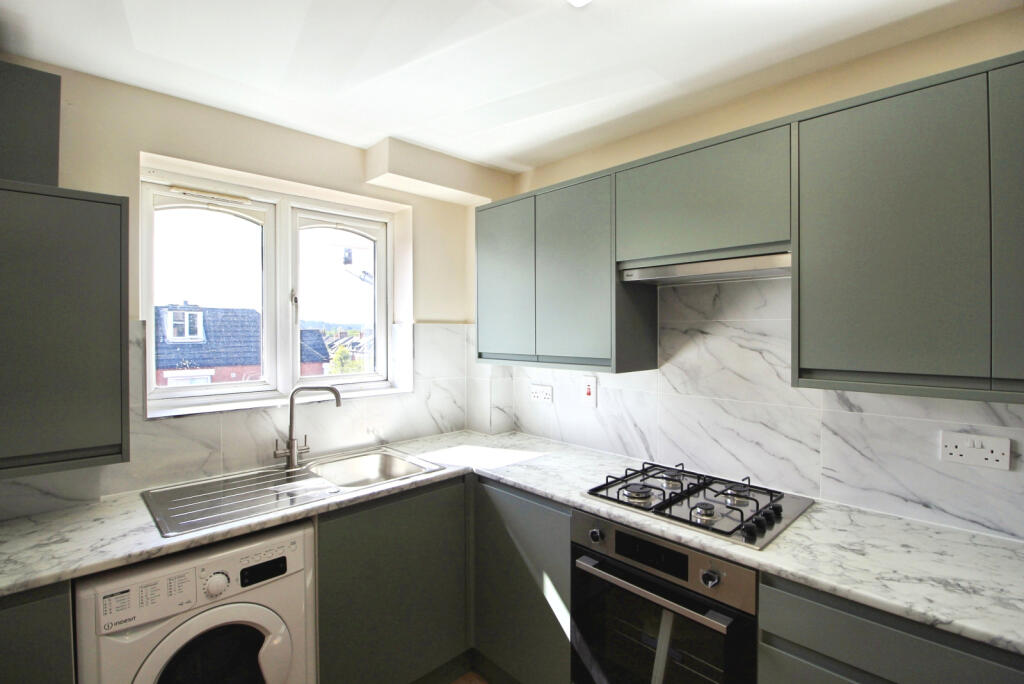 2 bed 1st Floor Flat for rent in Harrow. From Sonia Estates - Harrow