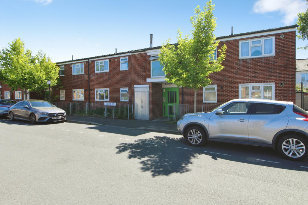 1 bed 1st Floor Flat for rent in London. From Sonia Estates - Harrow