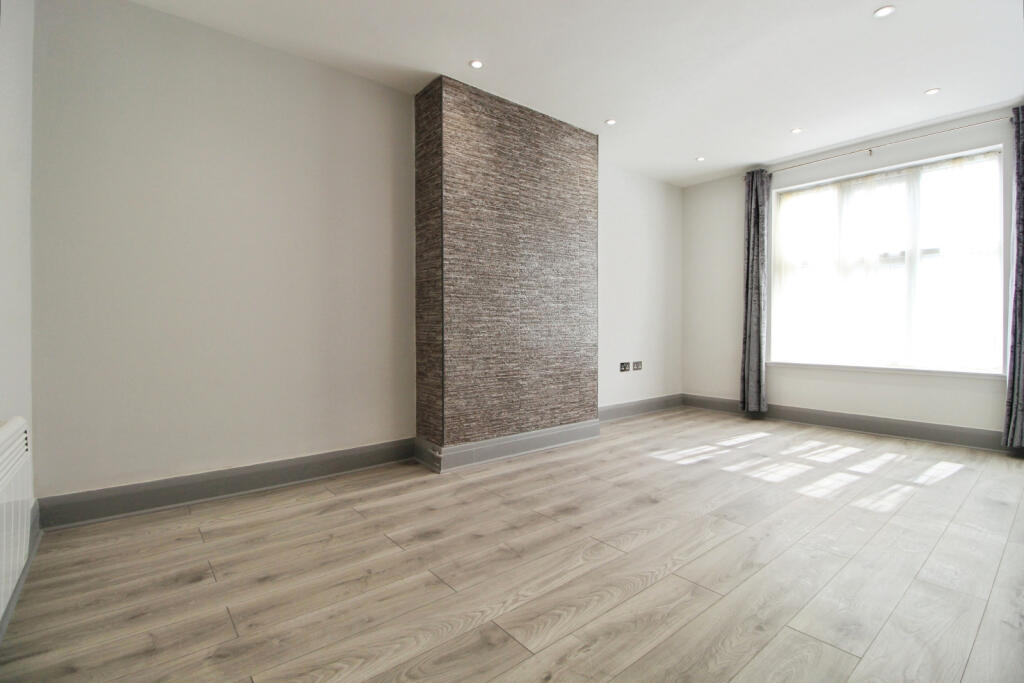2 bed 1st Floor Flat for rent in Pinner. From Sonia Estates - Harrow