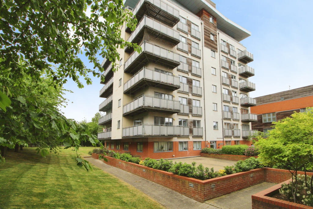 2 bed 1st Floor Flat for rent in London. From Sonia Estates - Harrow