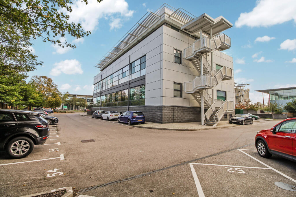 1 bed 1st Floor Flat for rent in Slough. From Sonia Estates - Harrow