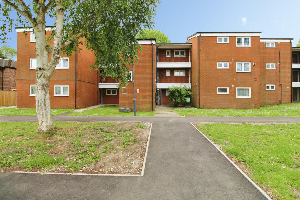 1 bed 1st Floor Flat for rent in Stanmore. From Sonia Estates - Harrow