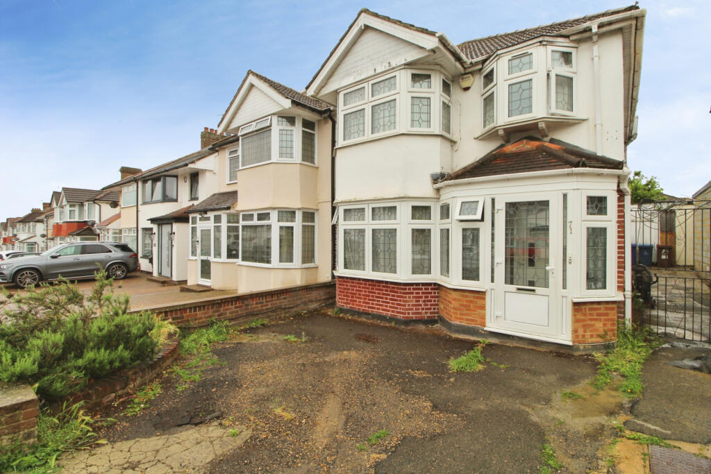 4 bed Semi Detached for rent in Stanmore. From Sonia Estates - Harrow