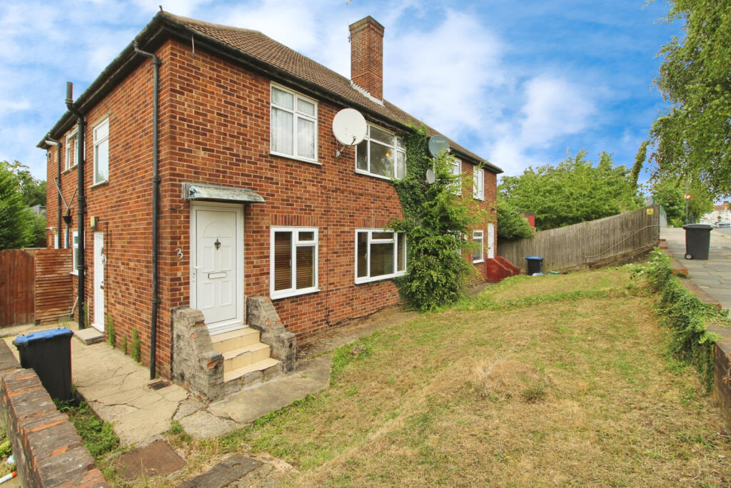 2 bed 1st Floor Flat for rent in London. From Sonia Estates - Harrow