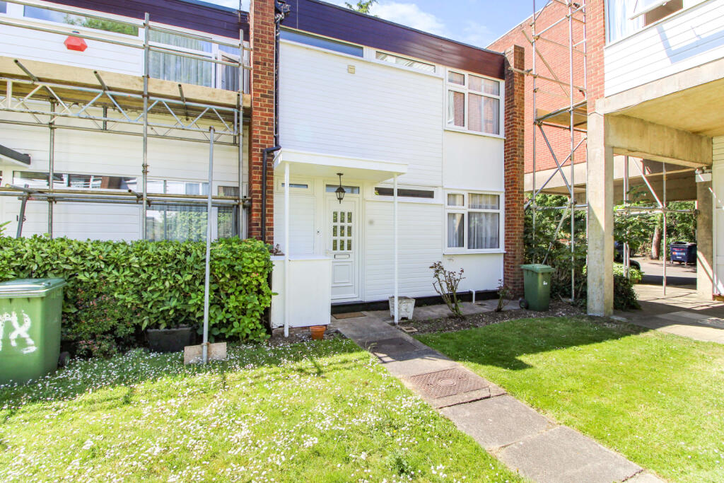 3 bed End of Terrace for rent in Stanmore. From Sonia Estates - Harrow