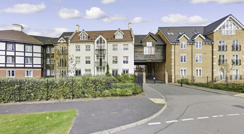 2 bed 1st Floor Flat for rent in Stoughton. From Sonia Estates - Harrow